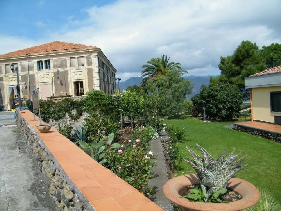 Etna Wine - Castiglione di Sicilia