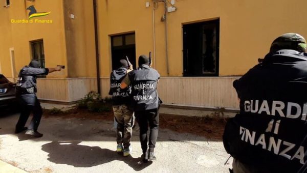 Boss gestiva cosca mafiosa dal carcere, 26 arresti a Palermo