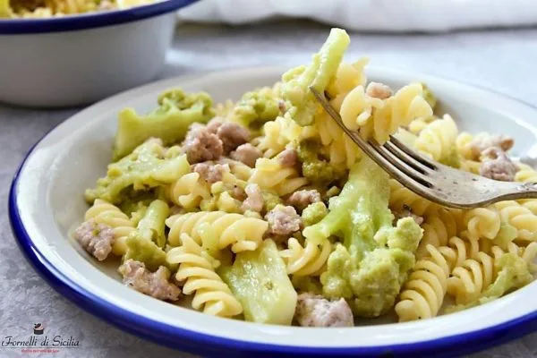 Pasta salsiccia e broccoli