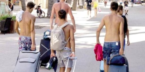 San Vito Lo Capo come le Egadi: vietato passeggiare in costume o a torso nudo