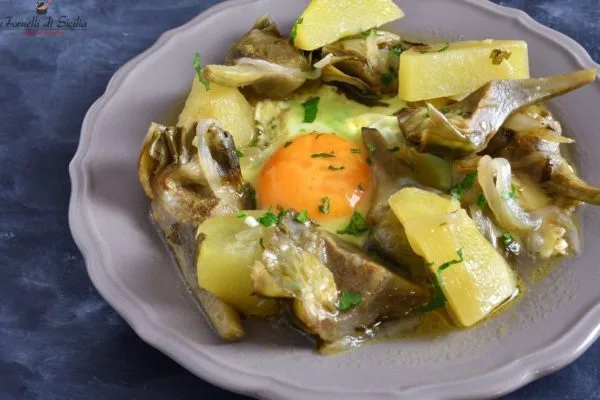 Carciofi in umido con patate