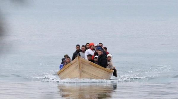 Due barchini con 79 migranti approdano a Lampedusa