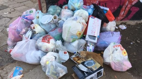 Emergenza rifiuti in alcuni quartieri a Palermo, saltati i turni della raccolta Emergenza rifiuti in alcuni quartieri a Palermo, saltati i turni della raccolta