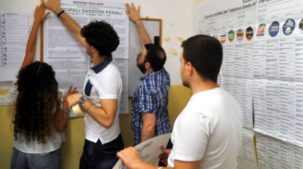 I ballottaggi in Sicilia, affluenza in forte calo: alle 12 ha votato l'8,59 per cento degli elettori