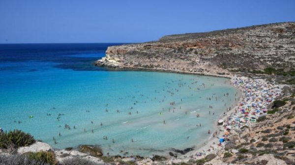 La spiaggia più bella d'Europa è a Lampedusa: la classifica delle migliori 11 per voti e recensioni