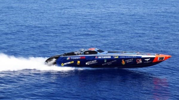 Off shore sulle 70 miglia, record mondiale del messinese Maurizio Schepici