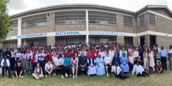 palermo studenti docenti e genitori del gonzaga tra i bambini del kenya un viaggio di solidarieta e felicita