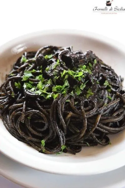Pasta al nero di seppia