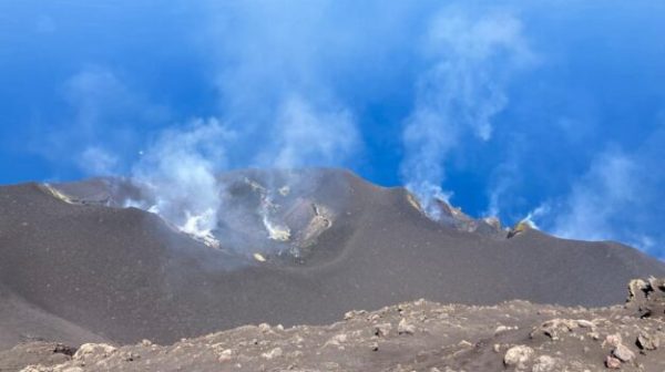 Stromboli, il cratere è super controllato: installati i nuovi sensori