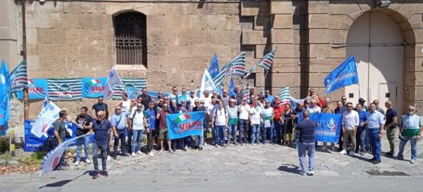 Protesta agenti penitenziari siciliani davanti ad Ucciardone