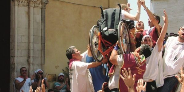 Agrigento, tensione tra polizia e fedeli all’uscita del fercolo per la prima domenica di San Calogero