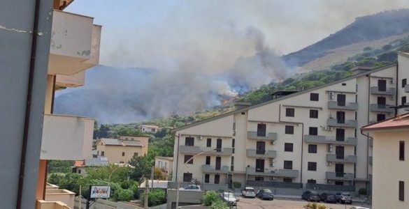 Altofonte tra fuoco e solidarietà: le chiese offrono cibo e riparo