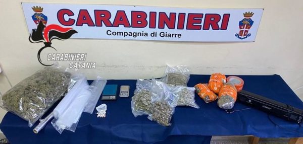 Giarre, la marijuana nascosta dentro gli slip: arrestato pusher