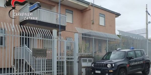 Maltratta ex convivente e figlia minorenne, arrestato romeno in provincia di Catania