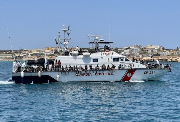 Migranti altri 4 sbarchi a Lampedusa,oggi approvati in mille