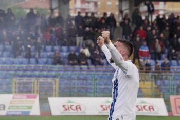 Calcio, primo colpo del Siracusa: arriva l’attaccante Maggio