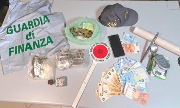 Canicattì, scende dal bus da Palermo con un chilo di hashish: arrestato corriere della droga