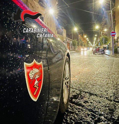 Catania, l’ex Marine Usa si perde per la città: soccorso dai carabinieri