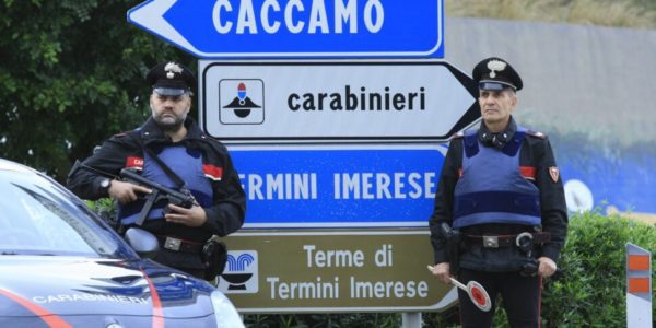 Rapina a un tabacchi, ferito commerciante a Termini Imerese