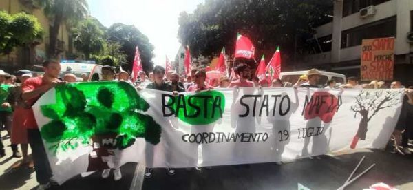 Borsellino, corteo al grido 'fuori la mafia dallo Stato'