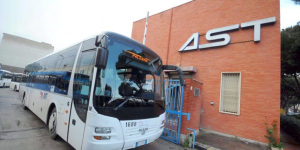 Emergenza all'aeroporto di Fontanarossa, l’Ast mette a disposizione 41 pullman