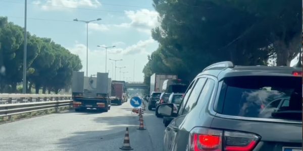 Fiamme a ridosso dell’autostrada, chiusa l’A19 tra Villabate e Palermo