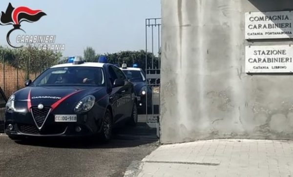 Fratelli ai domiciliari evadono: entrambi bloccati e arrestati dai carabinieri