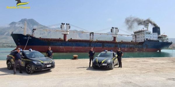 Il maxi sequestro di cocaina in mare, la nave madre a Termini Imerese: altri 15 fermi