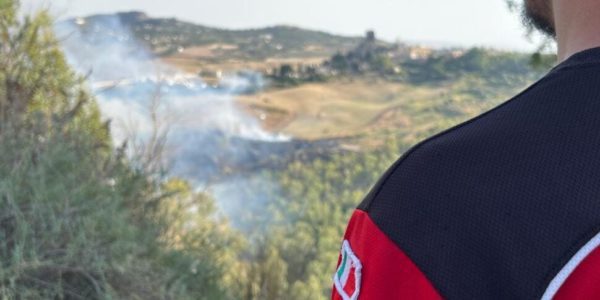 Il rischio di incendi in Sicilia: allerta rossa a Palermo, Trapani ed Enna, arancione nelle altre province