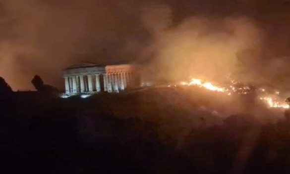 Incendi, Schifani: “Una probabile mano criminale nell’incendio del Parco di Segesta”