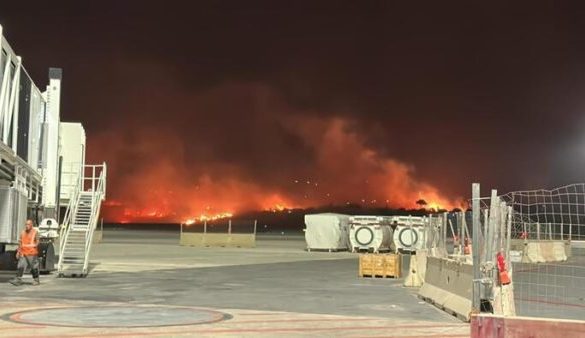 Incendi in Sicilia. Riapre l'aeroporto di Palermo. Schifani: "Chiederemo lo stato d'emergenza"