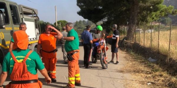 Incendio a Caltanissetta, ore di paura: una ventina i roghi in tutta la Sicilia, ecco dove