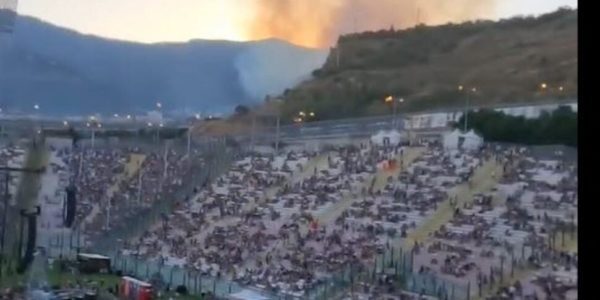 Messina, rogo sulle colline che dominano lo stadio che ospita il concerto dei Pinguini Tattici Nucleari