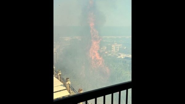 A fuoco sterpaglie in terreno incolto in centro a Sciacca
