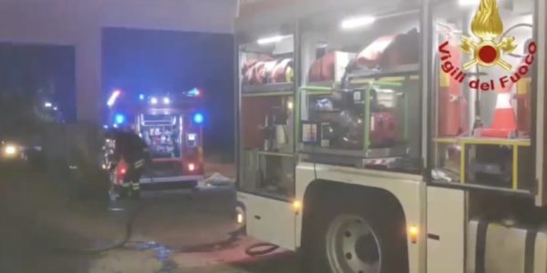 Fiamme in un appartamento a Palermo, un’anziana finisce in ospedale