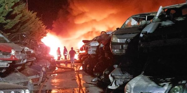 Rogo in una ditta di autodemolizioni a Castelvetrano, a fuoco 250 vetture