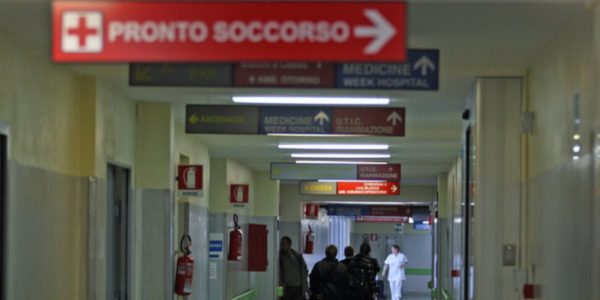 Incidente ad Avola: un ferito nello scontro tra un'auto e uno scooter, è in prognosi riservata