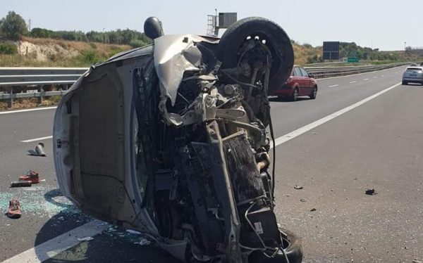 Incidente in autostrada, auto cappotta sulla Noto-Rosolini: un bimbo ferito