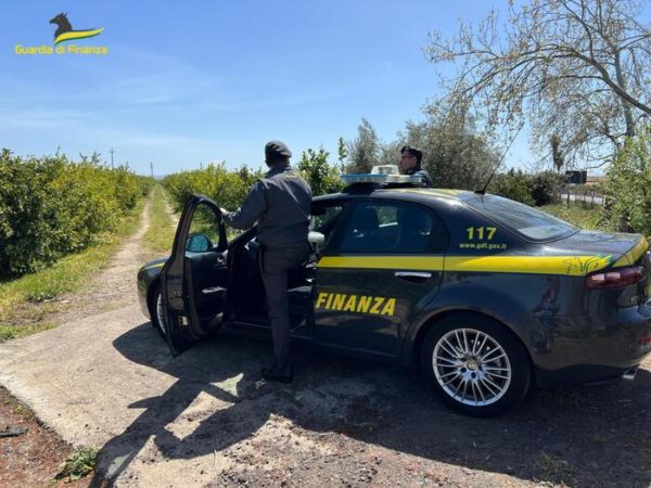 Lavoro: controlli Gdf nel Catanese,35 in nero e 9 irregolari