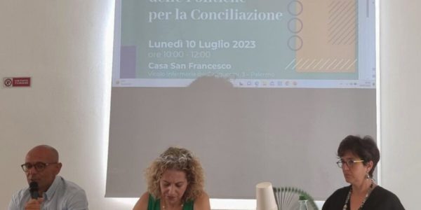 Le donne lavorano il triplo degli uomini per accudire i familiari