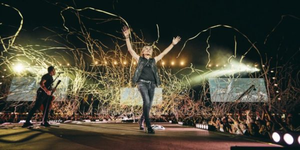 Ligabue traina la fila delle star: una notte di musica sul grande prato di Palermo