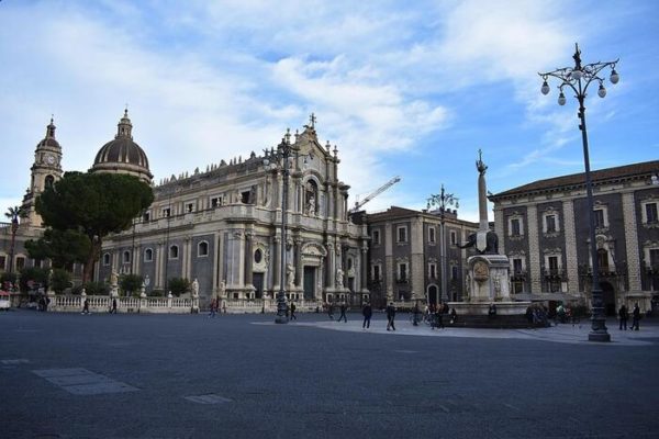 Manca l'acqua, Musumeci organizza riunione a Catania