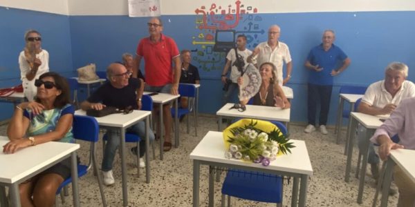 Marsala, ex studenti tornano in classe dopo 50 anni: rimpatriata al Garibaldi