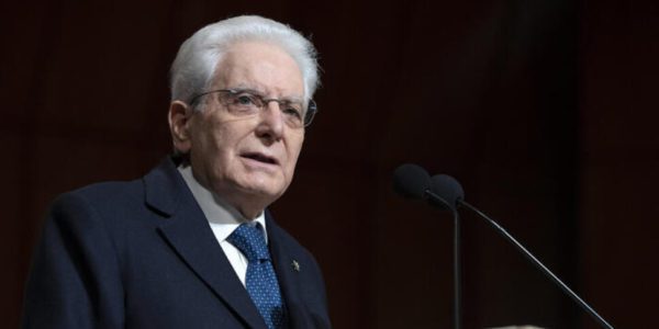 Mattarella: «La Repubblica si inchina alla memoria di Paolo Borsellino e degli agenti della sua scorta»