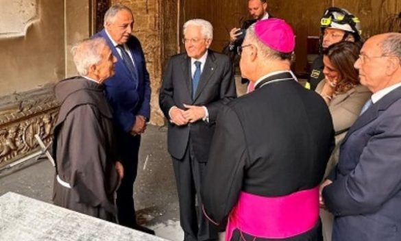 Mattarella visita chiesa Palermo danneggiata da incendio