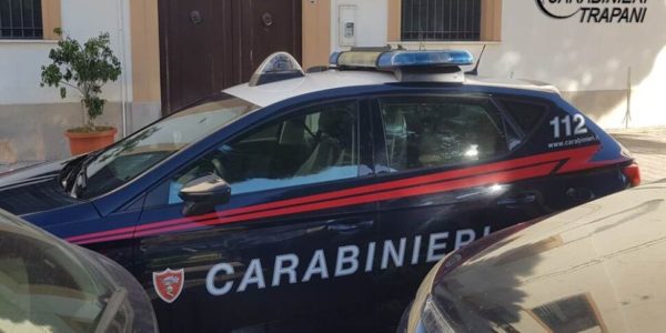 «Meglio il carcere che mia moglie»: fugge due volte dagli arresti domiciliari ad Alcamo, ma viene riportato a casa