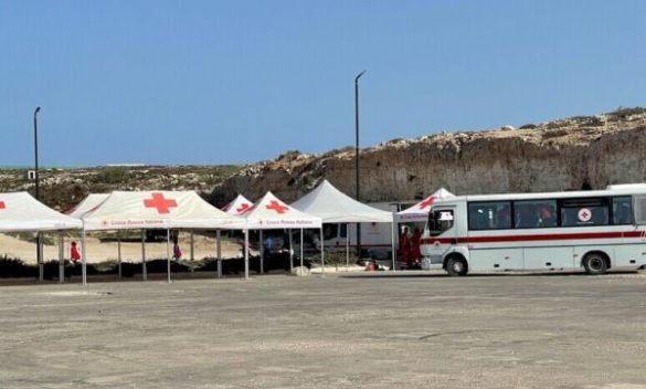 Nuovi sbarchi a Lampedusa dopo due giorni di mare agitato