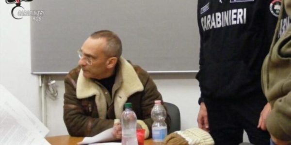 Offrono a Fabrizio Corona file segreti sull'arresto di Messina Denaro, ai domiciliari carabiniere e politico di Mazara
