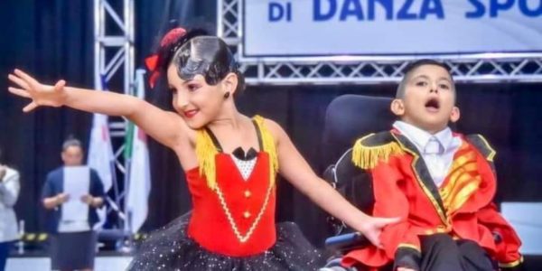 Oltre la disabilità: Gabriele e Alice danzano insieme e raccontano che «Palermo inclusiva è un sogno realizzabile»