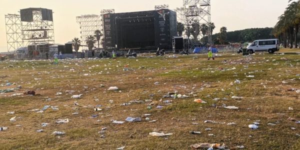 Palermo, Rap e Reset subito al lavoro per ripulire il prato del Foro Italico dopo il concerto